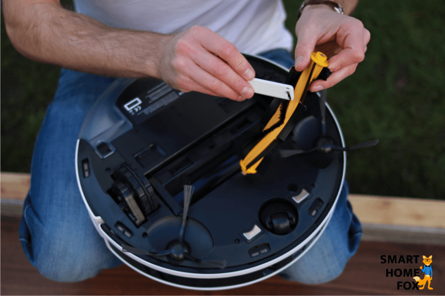 démo brosse nettoyage poils Ecovacs Deebot N8 PRO